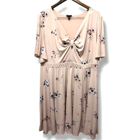 136 Torrid | EUC Blush Pink Floral Studio Knit Skater Dress (size 3X) - Picture 2 of 13